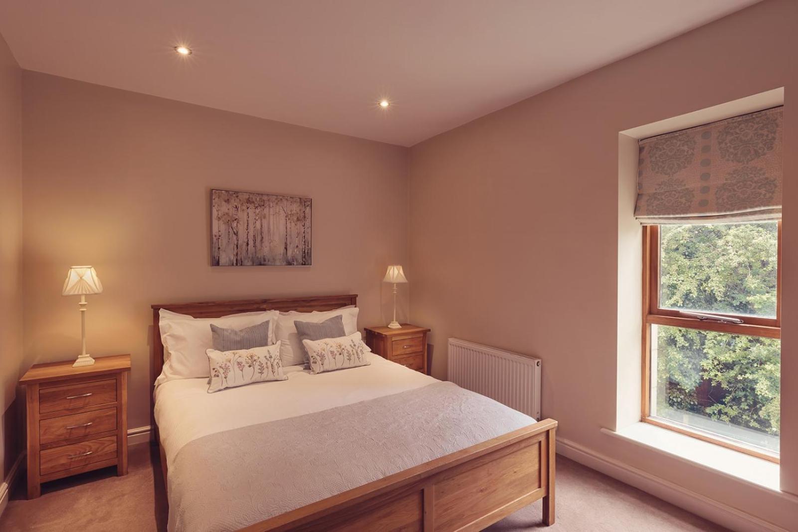 Longlands Inn & Cottages Carnforth Exterior foto A bedroom at the Old Vicarage