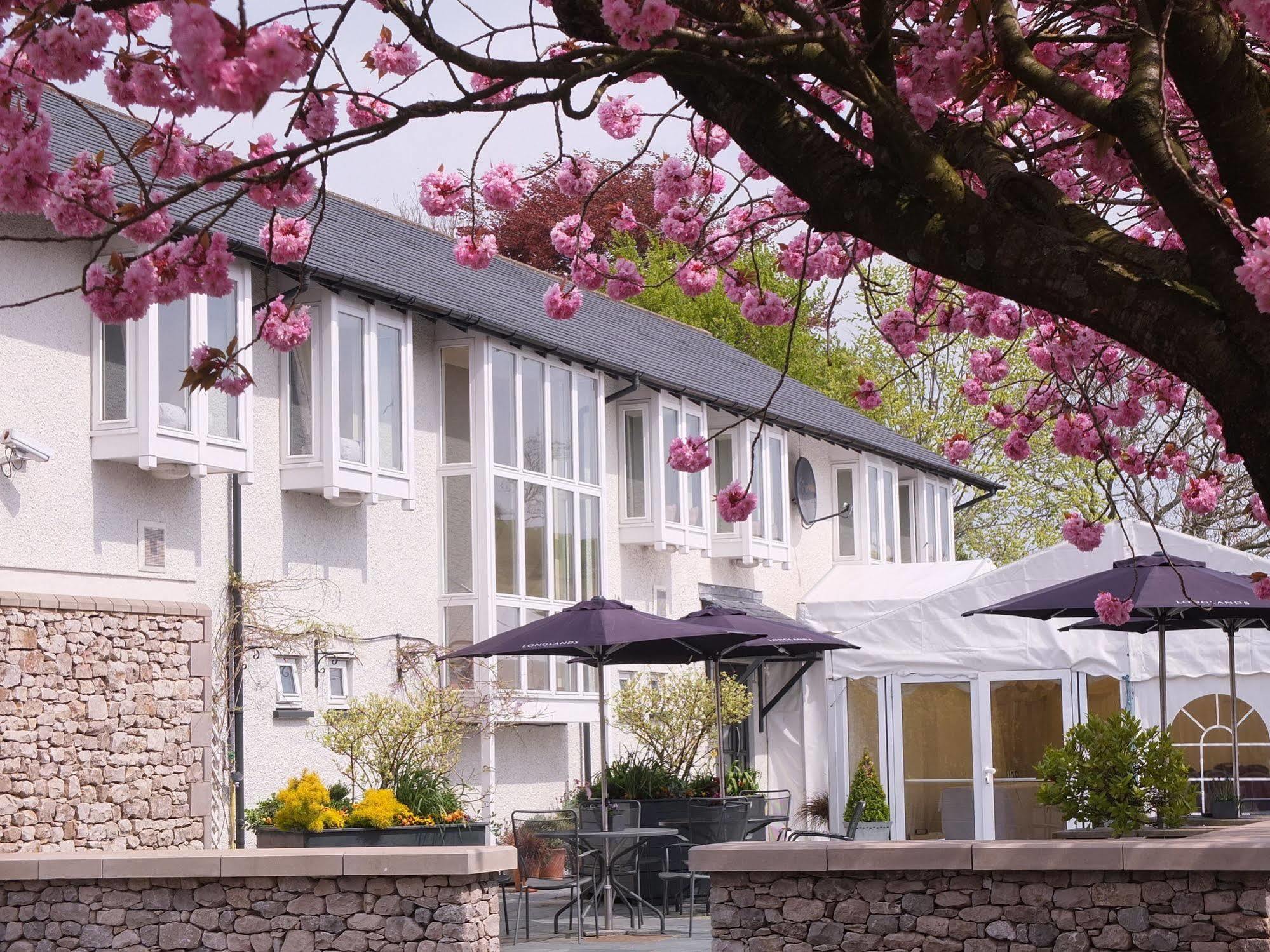 Longlands Inn & Cottages Carnforth Exterior foto The hotel in 2011